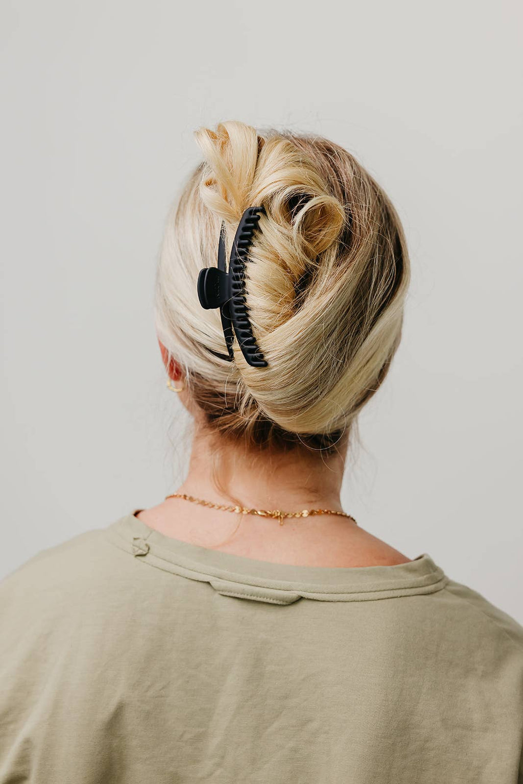 KAXI Matte Midi Hold Everything Claw Clip